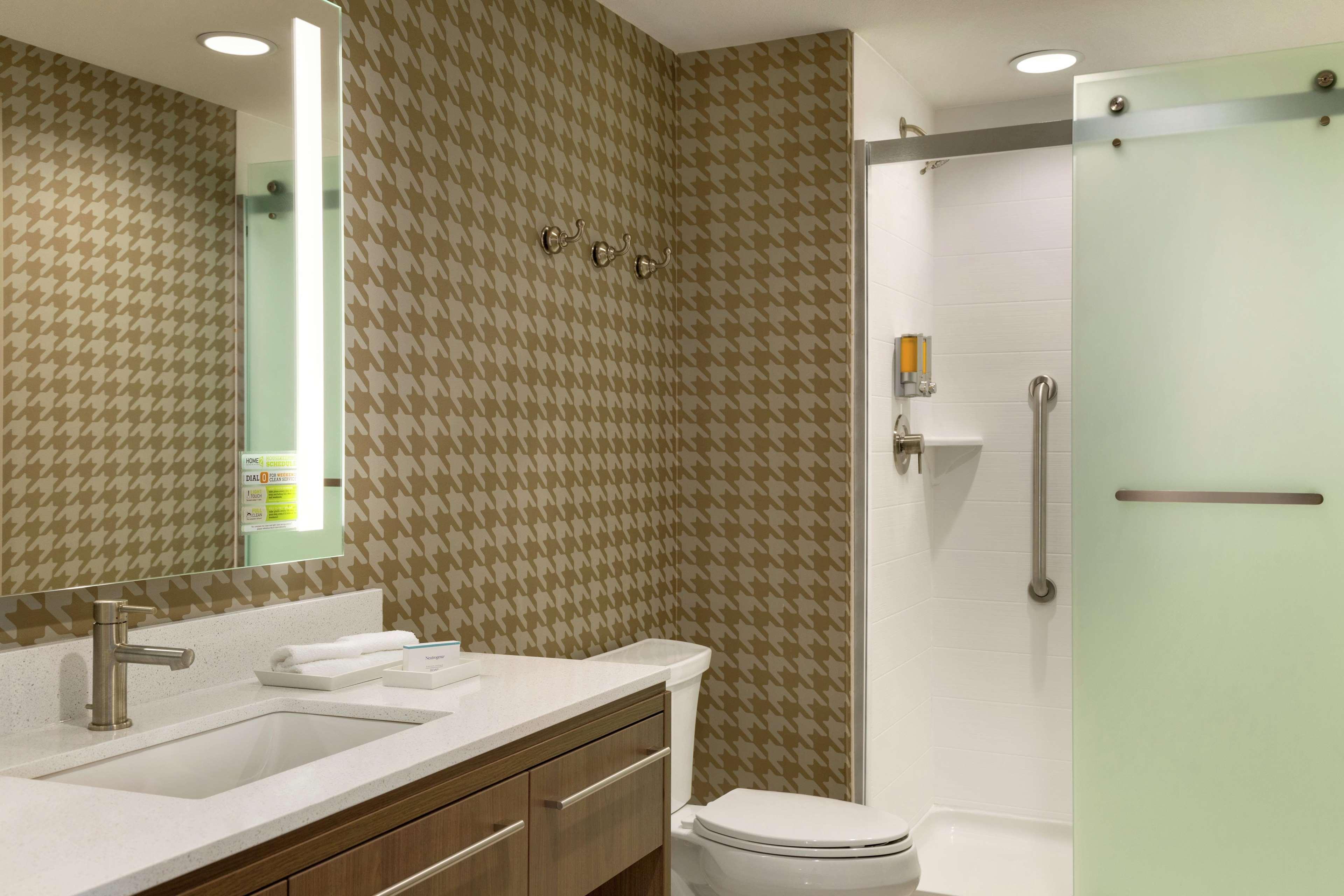 Home2 Suites By Hilton Фредерик Экстерьер фото