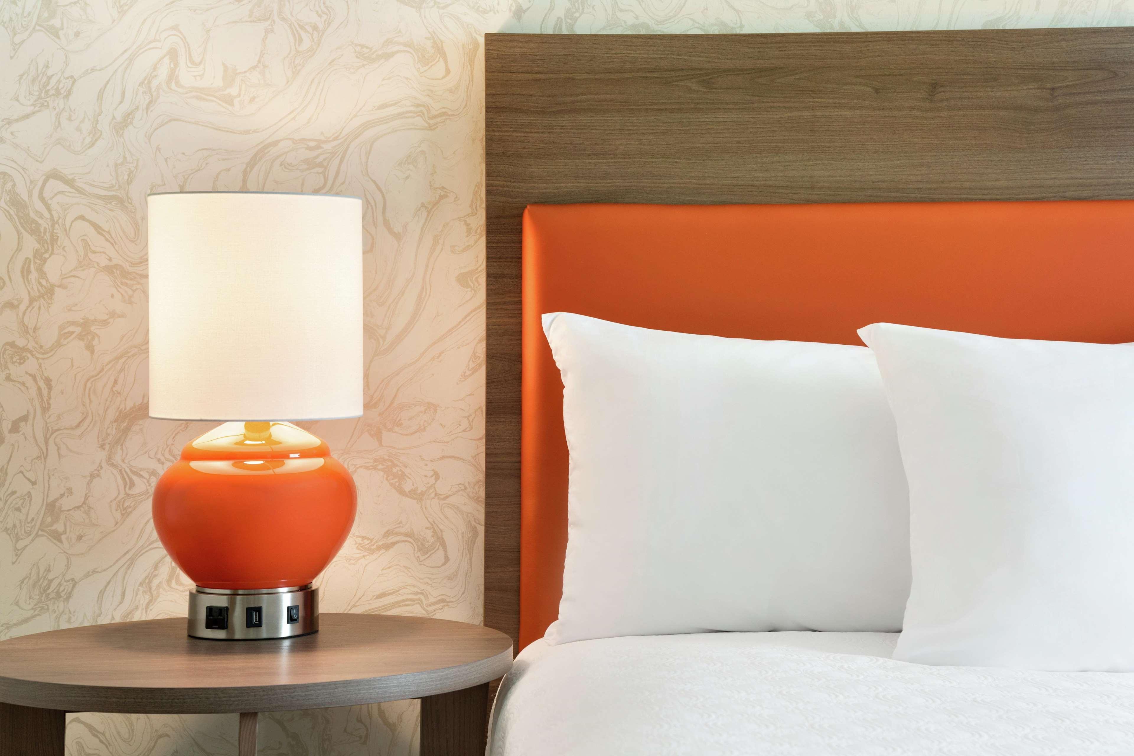 Home2 Suites By Hilton Фредерик Экстерьер фото