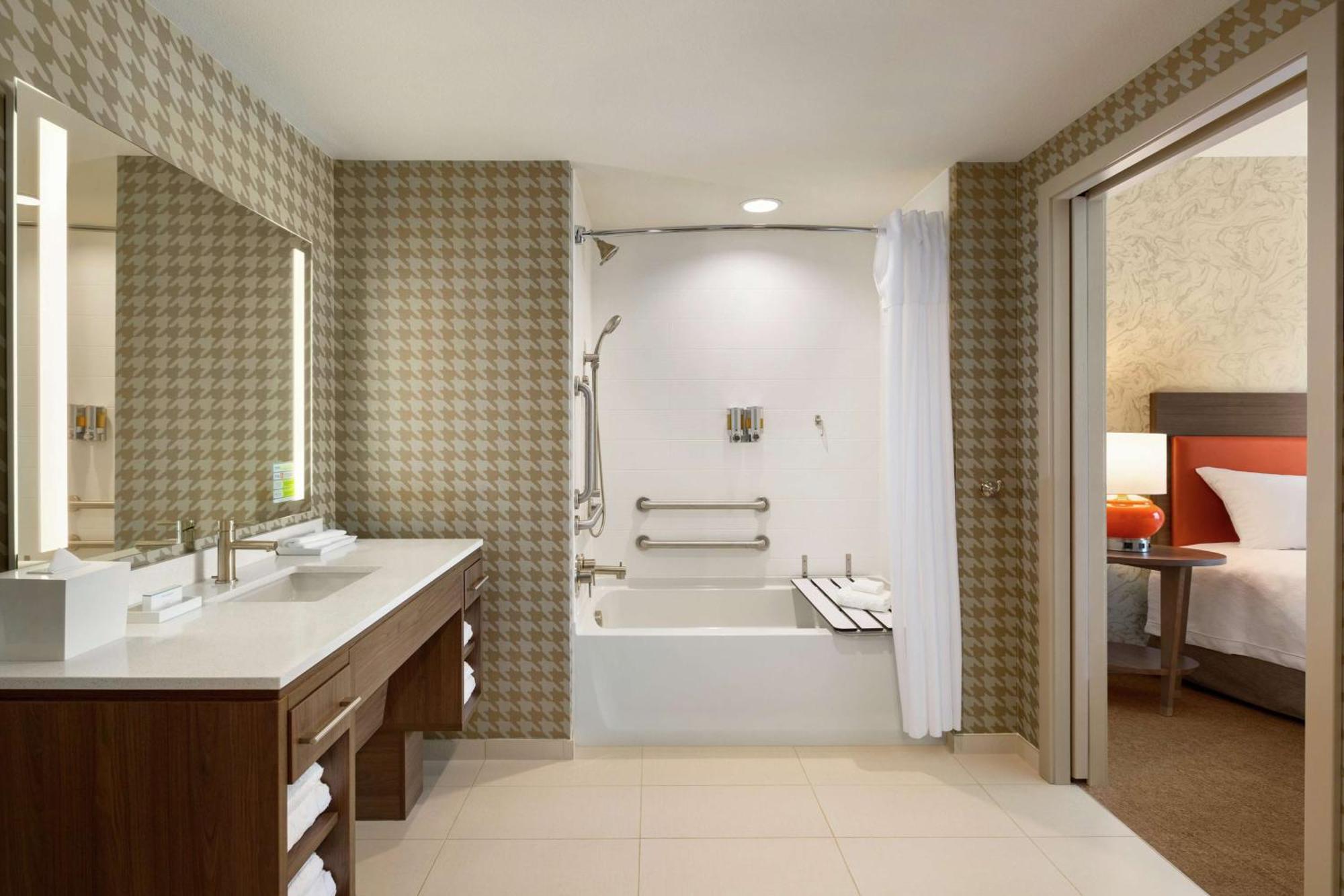 Home2 Suites By Hilton Фредерик Экстерьер фото